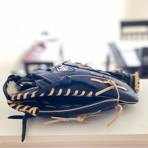 Louisville Slugger Left Hand Glove